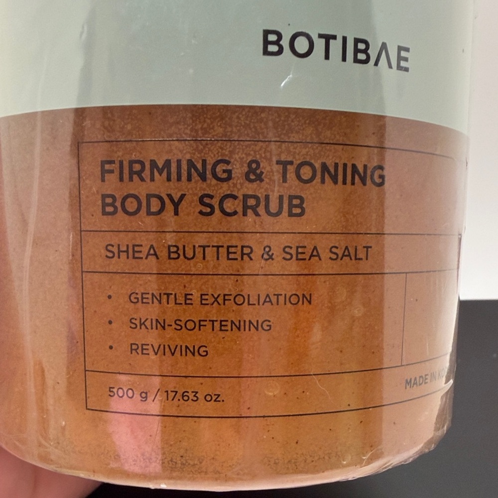 Firming & Toning Body Scrub from Botibae. The finest Korean Skincare. - Picture 5 of 6